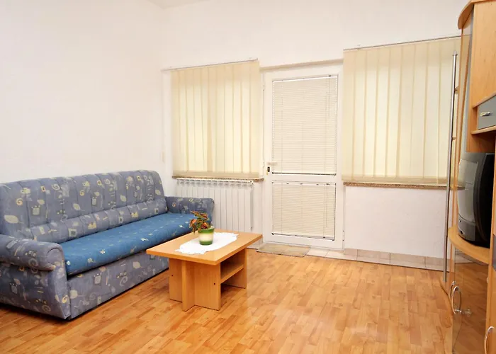 With Parking Space Punat, Krk - 5343 דירה פונאנט