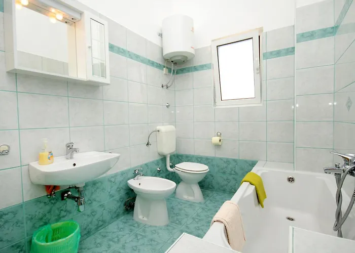 With Parking Space Punat, Krk - 5343 דירה פונאנט